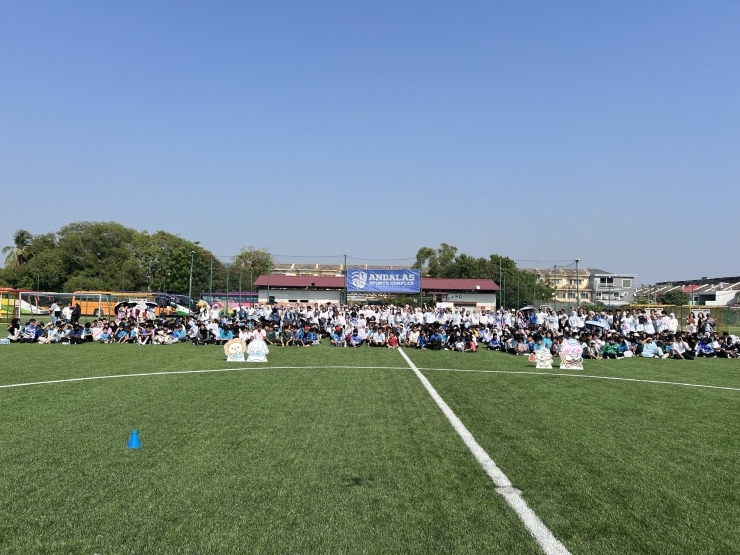 Group photo of everyone who attended the event